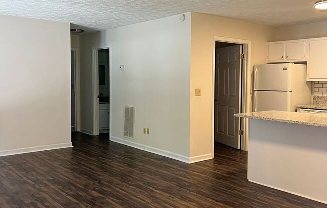 2 beds, 2 baths, 990 sqft, $1,375, Unit A4