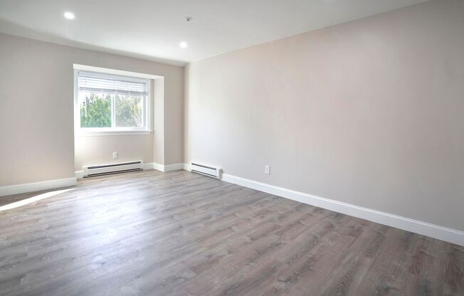 2 beds, 1 bath, 1,050 sqft, $2,800, Unit 74-6