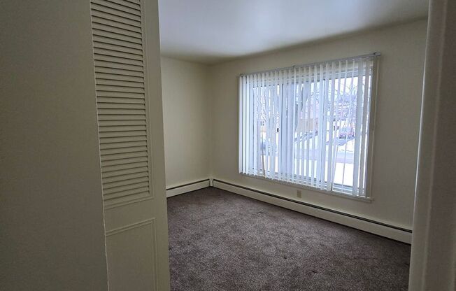 2 beds, 1 bath, 785 sqft, $1,020, Unit 420-08