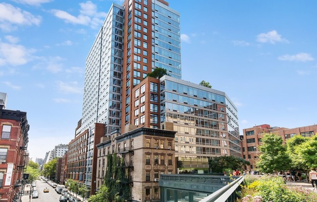 450 W 17 ST