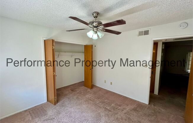 2 beds, 1 bath, 855 sqft, $1,500, Unit B