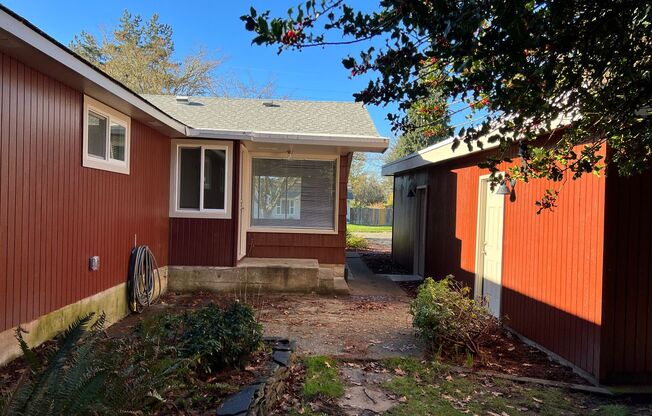 2 beds, 1 bath, $1,595