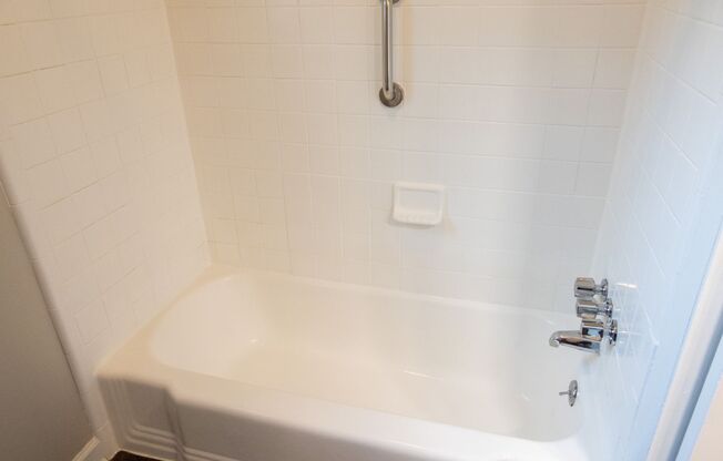 1 bed, 1 bath, 775 sqft, $1,125, Unit 1593H