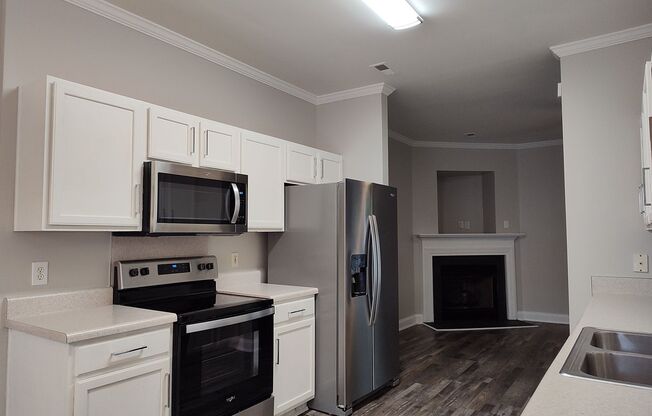 Move in ready Townhome in Morrison Place!
