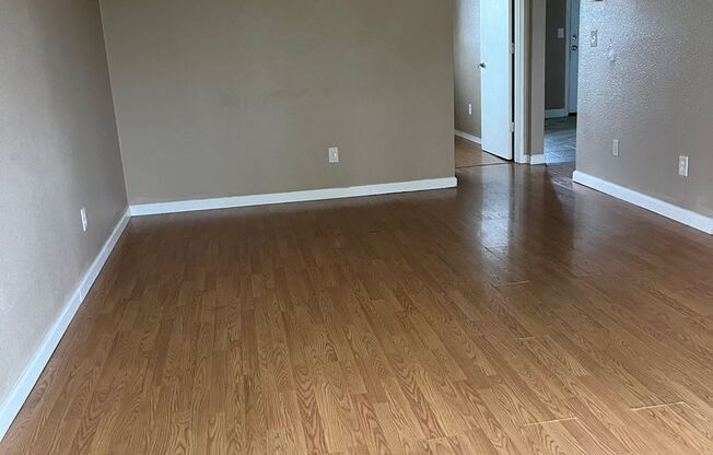 2 bedroom, 1 bath in Triplex