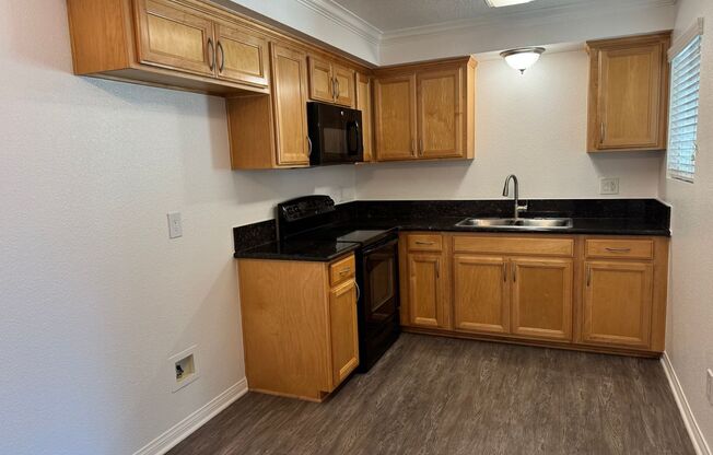 1 bed, 1 bath, 550 sqft, $2,140, Unit 1371N
