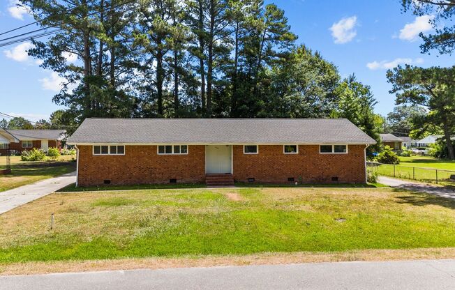 Updated Two Bedroom near Downtown Smithfield, Updated, Granite, Carport, Pet Friendly!