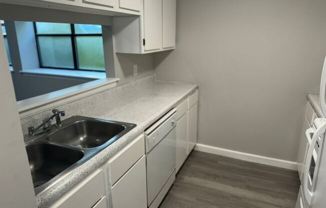 1 bed, 1 bath, 629 sqft, $800, Unit L2