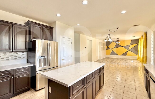 4043 W AIRE LIBRE AVE