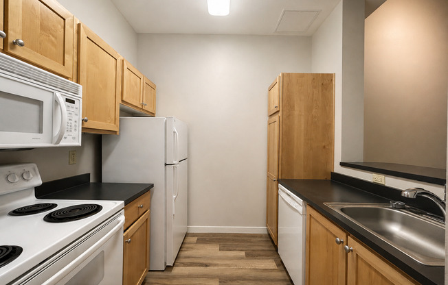 Updated Beautiful 2 Bedroom Condo Overlooking Esther Short Park - 701 Columbia St #107