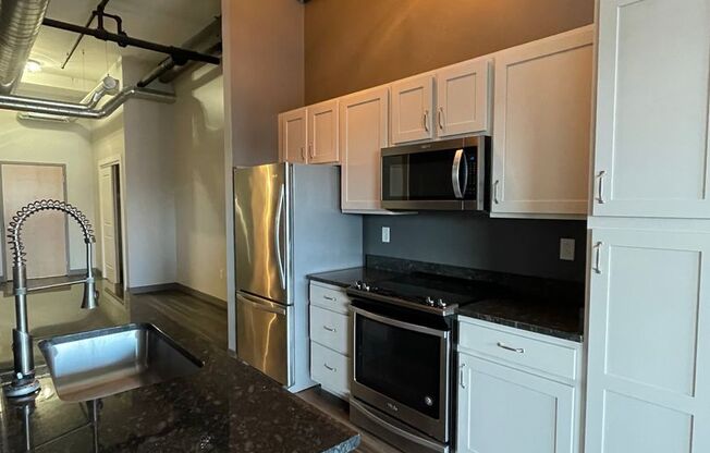 1 bed, 1 bath, 835 sqft, $1,850, Unit 309