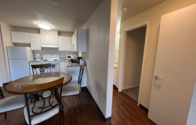 2 beds, 1 bath, 720 sqft, $1,995, Unit 526