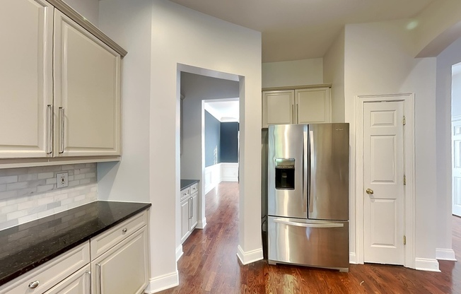 3008 MONTCLAIR CIR SE