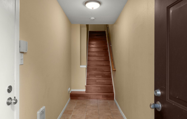 Live in Comfort, Convenience & Style Near the Vancouver Waterfront