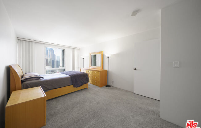 1 bed, 1 bath, 762 sqft, $2,600, Unit 1807