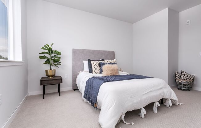 3 beds, 2 baths, 1,320 sqft, $2,695, Unit 606