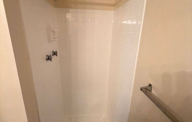 2 beds, 2 baths, 1,000 sqft, $1,950, Unit 14208 #A1