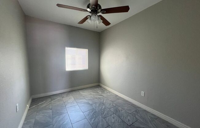 2 beds, 1 bath, $1,400, Unit 1422 - Back