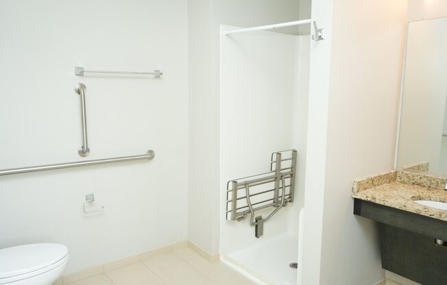 1 bed, 1 bath, 710 sqft, $1,615, Unit Apt #202