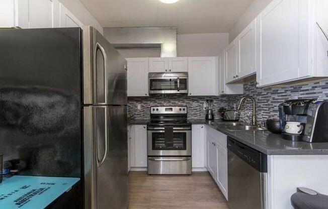Studio, 1 bath, 350 sqft, $1,445, Unit 406