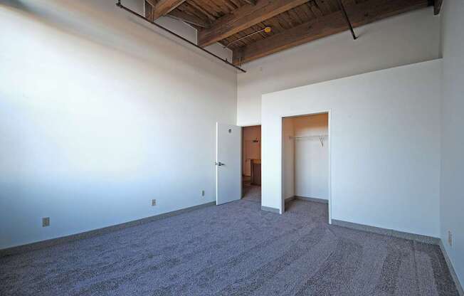 Apartments with walk in closets in Grand Rapids