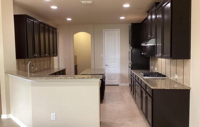 1704 HICKORY CHASE CIR
