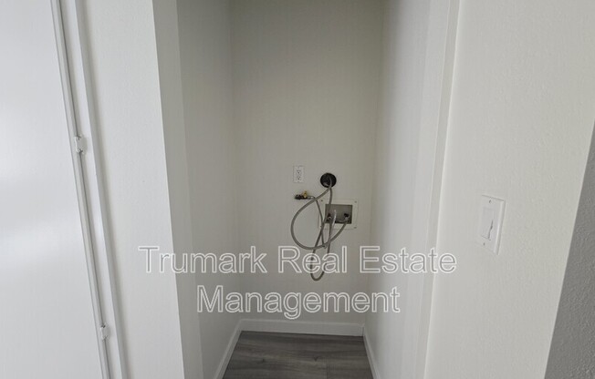 475 E ORANGE GRV AVE