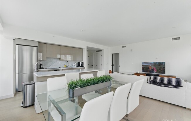 2 beds, 2 baths, 1,353 sqft, $5,500, Unit 1010