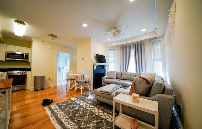1 bed, 1 bath, $2,750, Unit 21