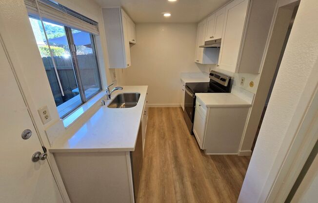 Spacious townhome in a well-maintained El Cajon complex