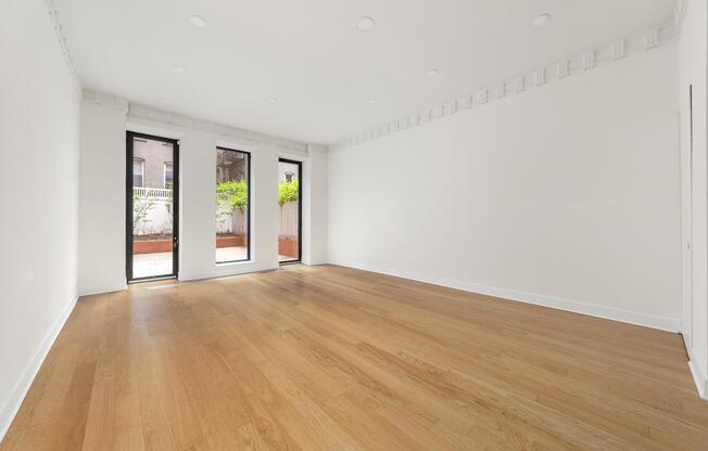 240 E 67 ST