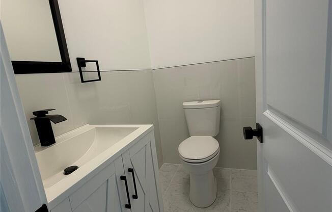 4 beds, 1.5 baths, 2,370 sqft, $4,500