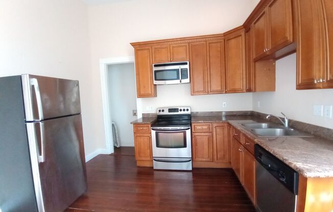 2 beds, 1 bath, 1,215 sqft, $1,600, Unit 2602