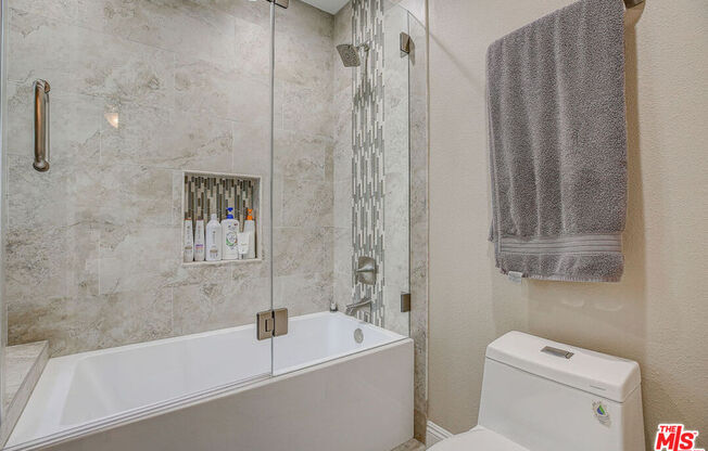 4105 W 60 ST