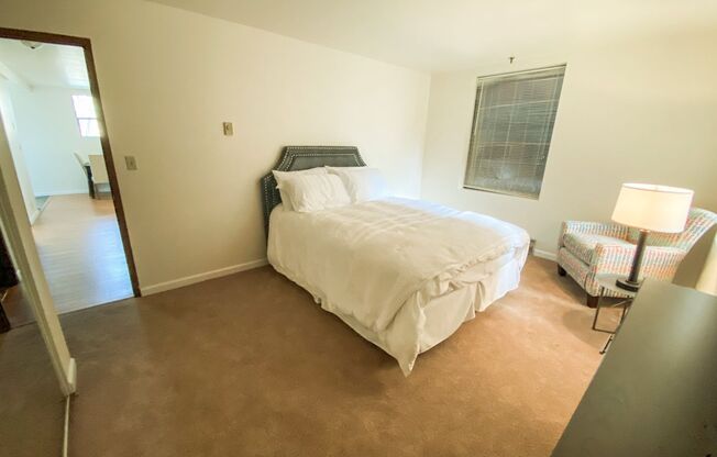 2 beds, 1 bath, 700 sqft, $2,295, Unit 414