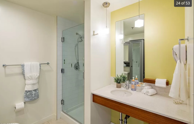 2 beds, 2 baths, $2,625, Unit # 320