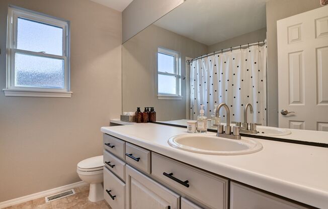4 beds, 3 baths, $2,895