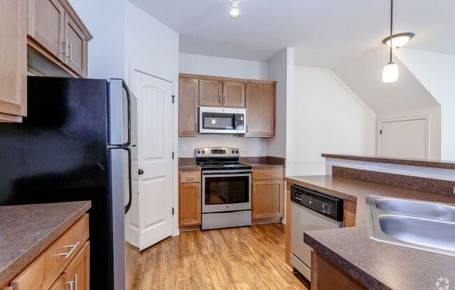 3 beds, 2.5 baths, 1,450 sqft, $2,360