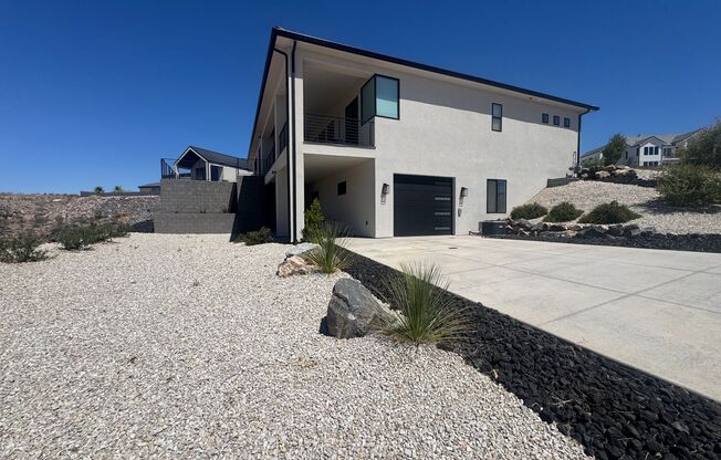 Beautiful 3 Bed, 3 Bath Home – All Utilities & Internet Included!