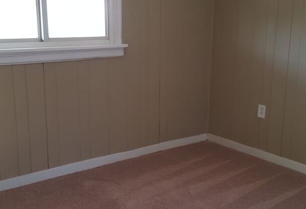 2 beds, 1 bath, $1,750