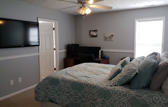 3 beds, 2 baths, $1,800