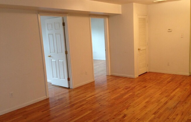 19 VAN WAGENEN AVE