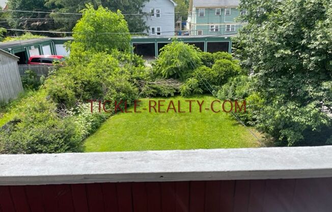 3 beds, 1 bath, $1,650, Unit 45