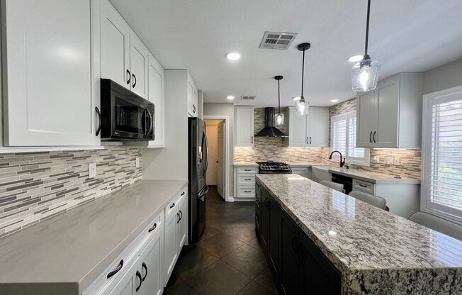 BEAUTIFUL 4BEDROOM 2.5BATH
