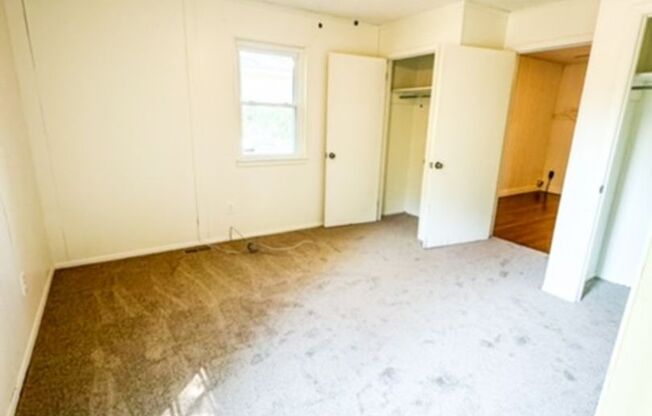 3 beds, 1 bath, $1,250