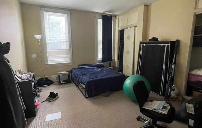 3 beds, 2 baths, $2,700, Unit #02