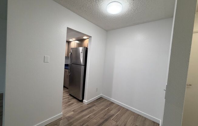 2 beds, 1 bath, 933 sqft, $1,675, Unit 208