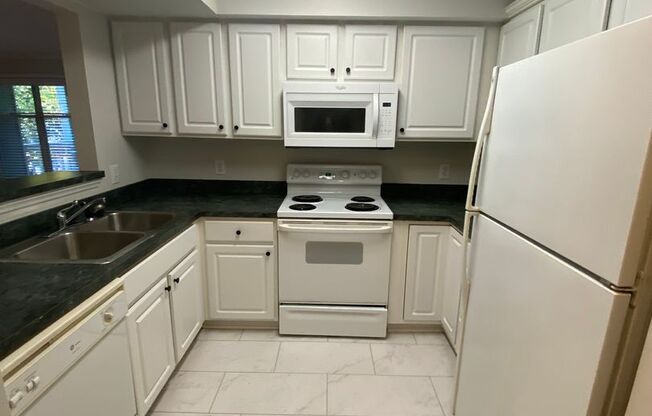 Updated Flooring and Bathroom! ~ 2 bedroom / 2 bathroom ~ Close Cameron Village and Downtown Raleigh