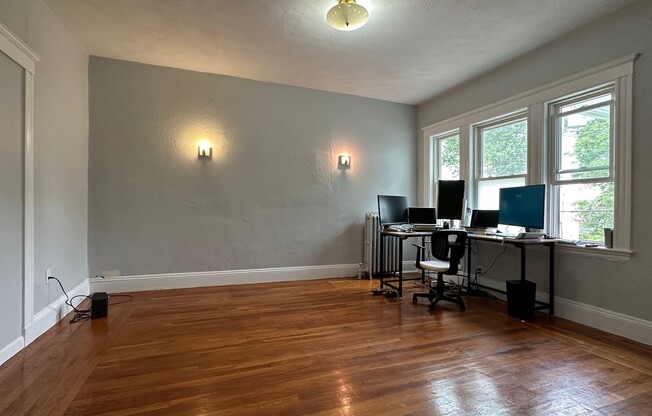 3 beds, 1 bath, 1,450 sqft, $2,950, Unit 2