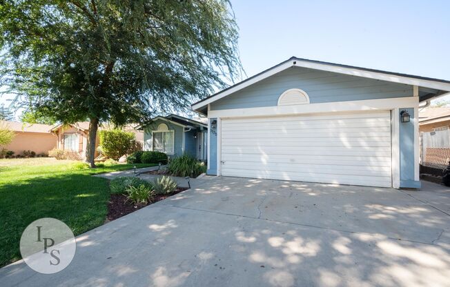 Fresno Sunnyside Home, 4BR/2BA, Built 1992 - Lots of Amenities!